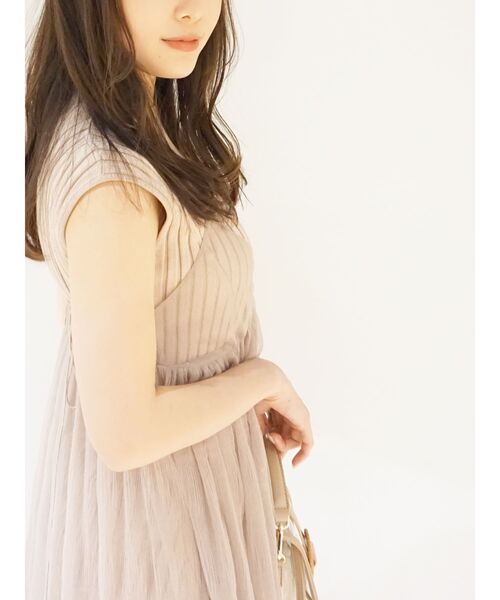 MERCURYDUO（マーキュリーデュオ）の「プリーツチュールキャミセットワンピース（ワンピース・レディース・ベージュ/ブラウン/ベビーピンク・FREE）」の17枚目の写真
