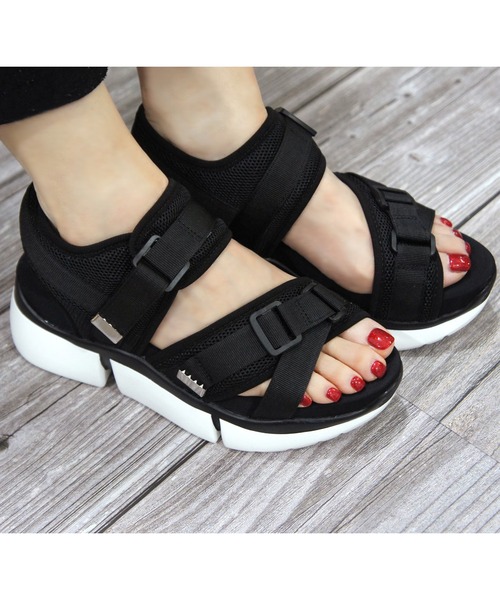 Mafmof（マフモフ）の「Mafmof(マフモフ) 曲がるソールのベルクロ厚底スポーツ サンダル（サンダル・レディース・ブラック系その他/ブラック/ブラック系その他2・M/L/S/LL）」の3枚目の写真