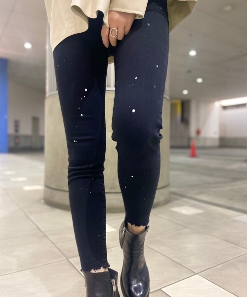 surt（サート）の「SURT（サート）ペンキスキニーウォッシュ / ブラック（デニムパンツ・レディース・ブラック・X-SMALL/SMALL/XX-SMALL/MEDIUM）」の4枚目の写真