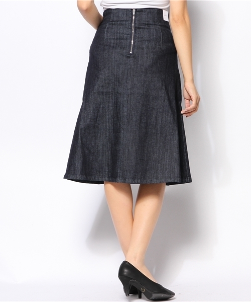 MOUSSY（マウジー）の「basic flare SK（デニムスカート・レディース・ワンウォッシュ・2/0/1）」の3枚目の写真