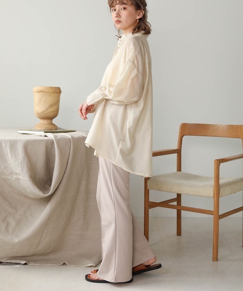 Bab(バブ)の「【WEB限定】ボタンデザインシアーブラウス(シャツ/ブラウス・レディース・ブラウン/ピンクベージュ/Cream・38)」の4枚目の写真