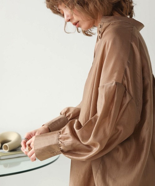 Bab(バブ)の「【WEB限定】ボタンデザインシアーブラウス(シャツ/ブラウス・レディース・ブラウン/ピンクベージュ/Cream・38)」の5枚目の写真