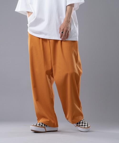 kutir(クティール)の「ワイドストレートチノパンツ(チノパンツ・メンズ・ライトブルー/オフホワイト/オレンジ/グリーン・SMALL/MEDIUM/LARGE)」の2枚目の写真