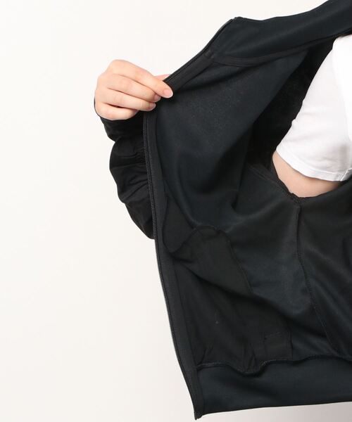 Reebok（リーボック）の「パフォーマンス トラックジャケット / Performance Track Jacket（スウェット・レディース・ブラック・SMALL/MEDIUM/LARGE/X-LARGE/XX-LARGE/X-SMALL）」の4枚目の写真