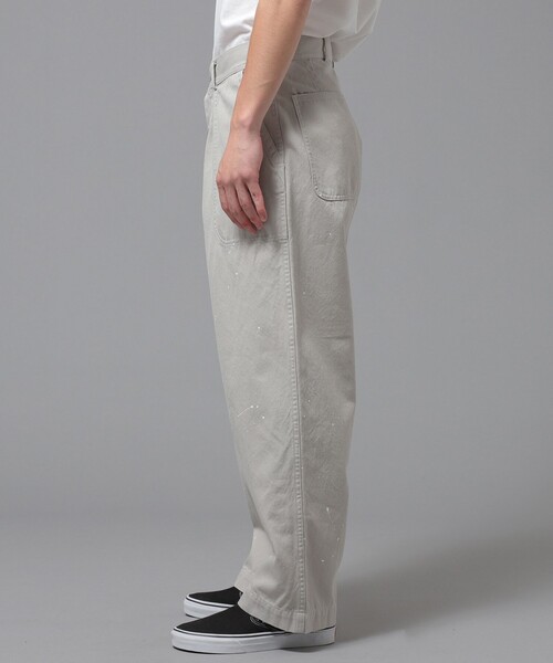 BEAMS（ビームス）の「BEAMS / ペイント 1プリーツ ベイカーパンツ（チノパンツ・メンズ・アイボリー/インディゴブルー・LARGE/SMALL/X-LARGE/MEDIUM）」の20枚目の写真