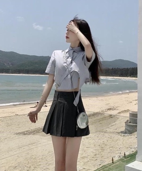 KOR(ケーオーアール)の「韓国 ショート丈デザインベルトシャツ(シャツ/ブラウス・レディース・オフホワイト・S/M)」の13枚目の写真