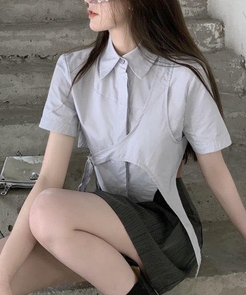 KOR(ケーオーアール)の「韓国 ショート丈デザインベルトシャツ(シャツ/ブラウス・レディース・オフホワイト・S/M)」の10枚目の写真