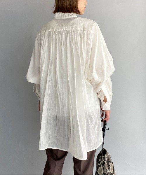 LUGIVA（ルギヴァ）の「ギャザードルマンリネンシャツ（シャツ/ブラウス・レディース・オフホワイト・M）」の12枚目の写真
