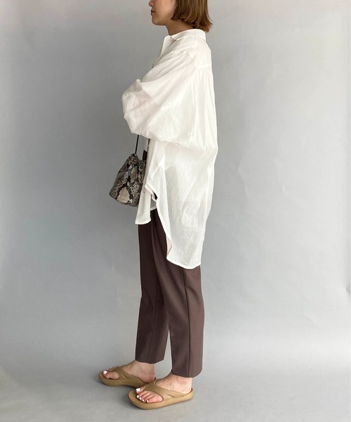 LUGIVA（ルギヴァ）の「ギャザードルマンリネンシャツ（シャツ/ブラウス・レディース・オフホワイト・M）」の22枚目の写真