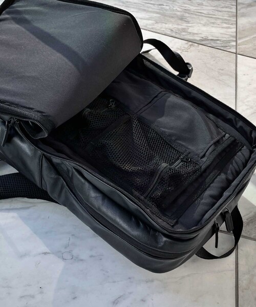 BASECONTROL(ベースコントロール)の「◆撥水リアルレザー ボックス型 薄マチ バックパック(バックパック/リュック・メンズ・ブラック・99)」の3枚目の写真