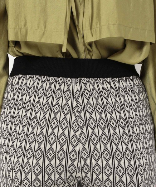 mysty woman(ミスティウーマン)の「キカジャガードニットパンツ 217830(その他パンツ・レディース・ブラック/ベージュ・FREE)」の5枚目の写真