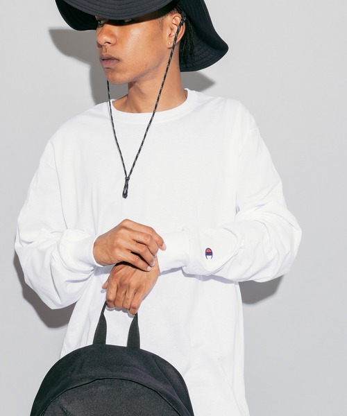 Champion(チャンピオン)の「【Champion Authentic T-SHIRTS】袖ワンポイント 刺繍ロゴワッペン ルーズベーシックロンT(Tシャツ/カットソー・メンズ・ホワイト/グレー/ネイビー/ブラック/レッド/ブルー・S/M/L/XL)」の15枚目の写真