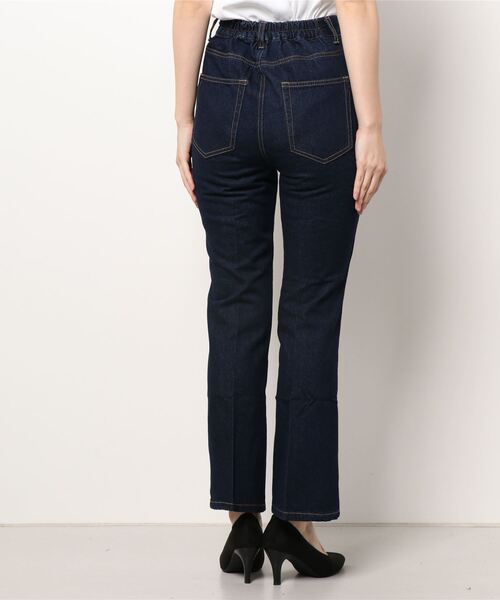 one after another NICE CLAUP（ワンアフターアナザーナイスクラップ）の「センターピンタック極みフレアデニム（デニムパンツ・レディース・ライトブルー/ブラック/ネイビー/ピンク・SMALL/MEDIUM）」の6枚目の写真