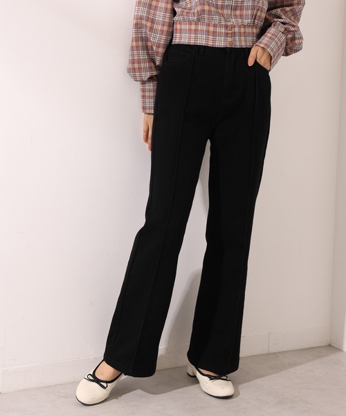 one after another NICE CLAUP（ワンアフターアナザーナイスクラップ）の「センターピンタック極みフレアデニム（デニムパンツ・レディース・ライトブルー/ブラック/ネイビー/ピンク・SMALL/MEDIUM）」の7枚目の写真