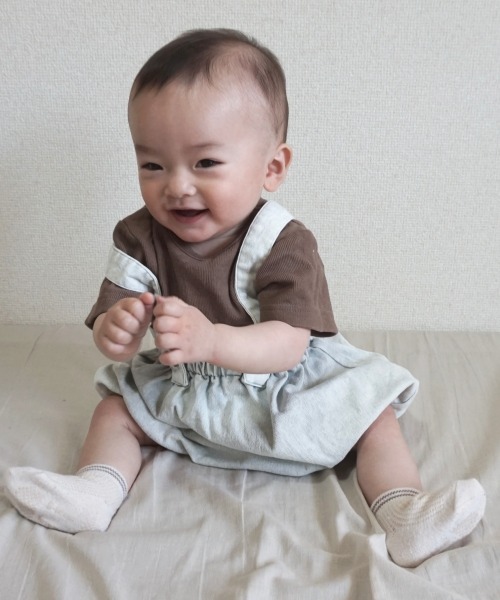 MAKE YOUR DAY(メイクユアデイ)の「無地リブボディシャツ■70.80cm(ロンパース・キッズ・オフホワイト/サックスブルー/モカ・80/70)」の4枚目の写真