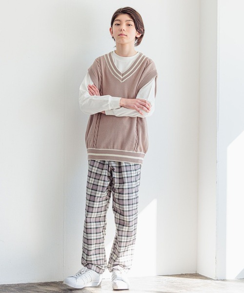 GLOBAL WORK(グローバルワーク)の「AND YUA ANY/ラインニットベストSET/261479(ベスト・キッズ・ベージュ/オフホワイト・150cm/160cm)」の4枚目の写真