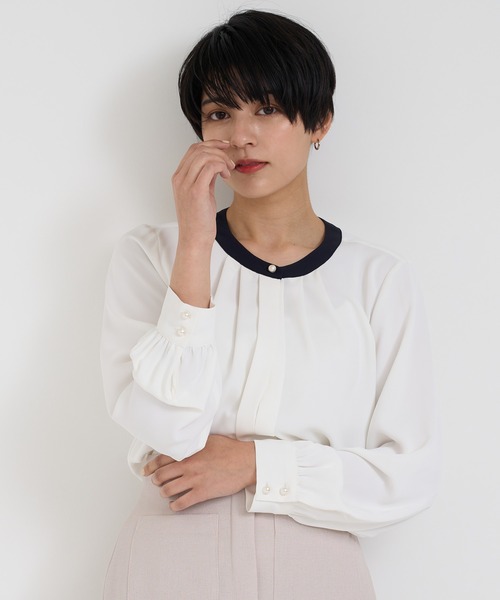 TRUDEA（トルディア）の「配色バンドカラー2WAYブラウス（シャツ/ブラウス・レディース・ホワイト/ミント/ピンクベージュ/ベージュ/ネイビー/チャコールグレー・MEDIUM/LARGE/SMALL）」の2枚目の写真