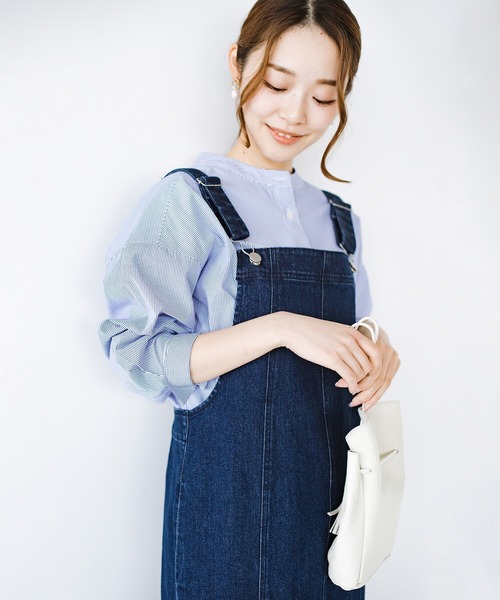 haco!(ハコ)の「素材とシルエットで照れずに着られるかわいげ追求!時短しつつも素敵コーデが完成する 楽ちんストレッチデニムのジャンパースカート by who made me(ジャンパースカート・レディース・インディゴブルー・SMALL/MEDIUM/LARGE/X-LARGE)」の3枚目の写真