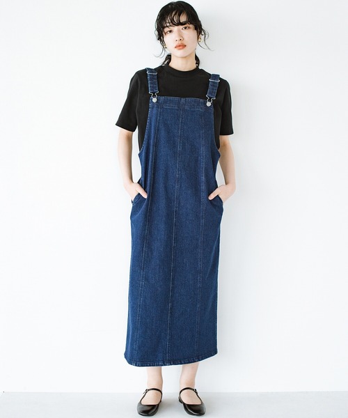haco!(ハコ)の「素材とシルエットで照れずに着られるかわいげ追求!時短しつつも素敵コーデが完成する 楽ちんストレッチデニムのジャンパースカート by who made me(ジャンパースカート・レディース・インディゴブルー・SMALL/MEDIUM/LARGE/X-LARGE)」の9枚目の写真