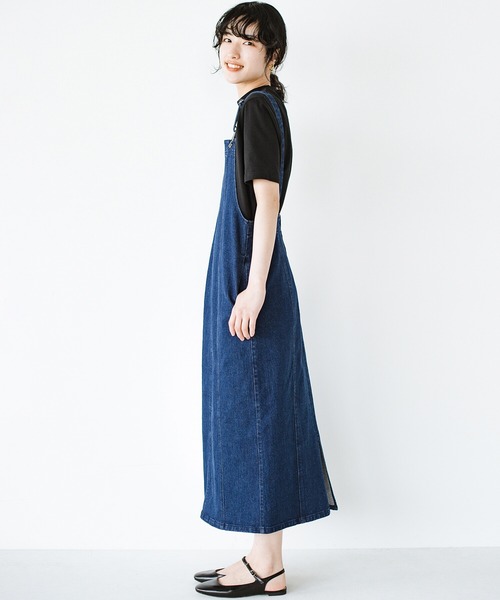 haco!(ハコ)の「素材とシルエットで照れずに着られるかわいげ追求!時短しつつも素敵コーデが完成する 楽ちんストレッチデニムのジャンパースカート by who made me(ジャンパースカート・レディース・インディゴブルー・SMALL/MEDIUM/LARGE/X-LARGE)」の12枚目の写真