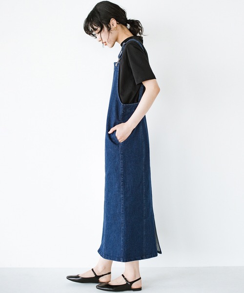 haco!(ハコ)の「素材とシルエットで照れずに着られるかわいげ追求!時短しつつも素敵コーデが完成する 楽ちんストレッチデニムのジャンパースカート by who made me(ジャンパースカート・レディース・インディゴブルー・SMALL/MEDIUM/LARGE/X-LARGE)」の13枚目の写真
