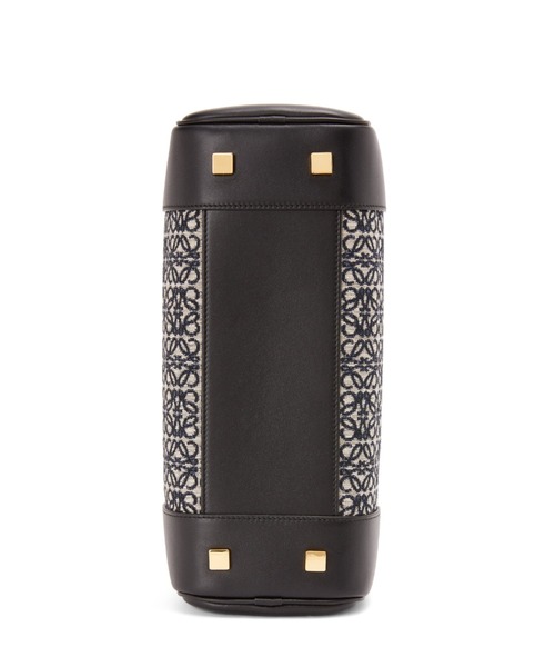 LOEWE（ロエベ）の「アマソナ28 バッグ（アナグラムジャカード＆カーフ）（ハンドバッグ・レディース・グリーン系その他・ONE SIZE）」の16枚目の写真