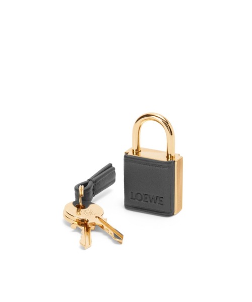 LOEWE（ロエベ）の「アマソナ28 バッグ（アナグラムジャカード＆カーフ