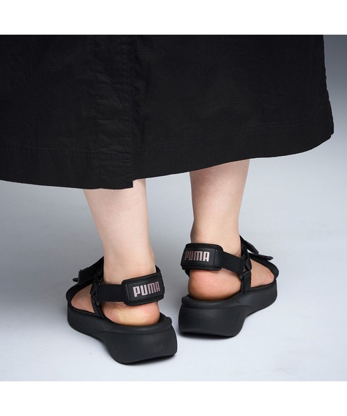 PUMA（プーマ）の「PUMA プーマ ウィメンズ ソフトライド VOLA サンダル Sportie Sandal Wns Vola（サンダル・レディース・ピンク/ブラック×ゴールド/パープル系その他/ホワイト系その他4/ブラック×ピンク・23.0cm/25.0cm/26.0cm/22.0cm/24.0cm）」の21枚目の写真