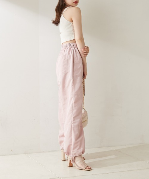 Chico(チコ)の「【REVIVAL/WEB限定】裾絞りカーゴパンツ(カーゴパンツ・レディース・ホワイト/ブラック/ピンク/カーキ/ベージュ・FREE/2)」の22枚目の写真