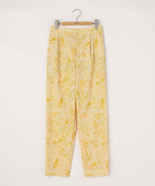 NOLLEY’S(ノーリーズ)の「◇【WEB限定サイズあり】リーフプリントテーパードパンツ(その他パンツ・レディース・ブラック系その他3/イエロー系その他3・36/38/40)」の3枚目の写真