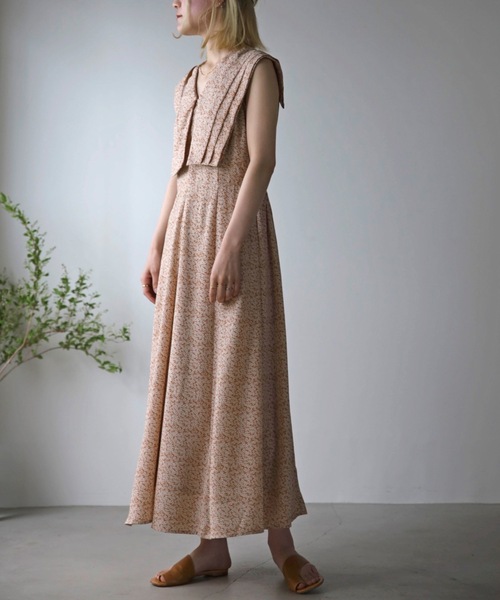 UNFIELD（アンフィールド）の「【UNFIELD】スクエアBigカラーノースリーブワンピース（ワンピース・レディース・ブラック/オレンジ・FREE）」の4枚目の写真