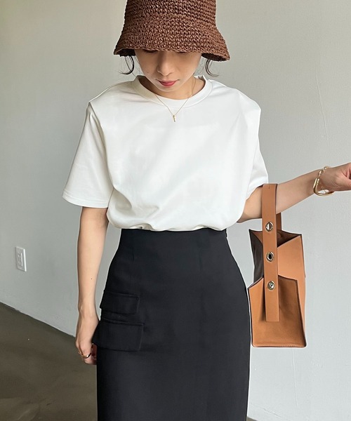 CAPRICIEUX LE'MAGE（カプリシューレマージュ）の「パット入りタックスリーブTシャツ（Tシャツ/カットソー・レディース・ブラック/イエロー/ホワイト・FREE）」の14枚目の写真