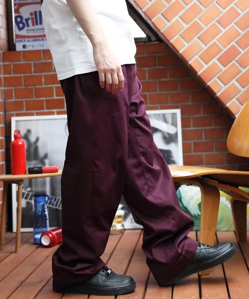 ８(eight)（エイト）の「ツイルカラーワイドパンツ（チノパンツ・メンズ・チャコールグレー/ブラック/ベージュ/レッド/オレンジ/マスタード/ワインレッド/ロイヤルブルー/キナリ/ダークグリーン・LARGE/MEDIUM/X-LARGE）」の9枚目の写真