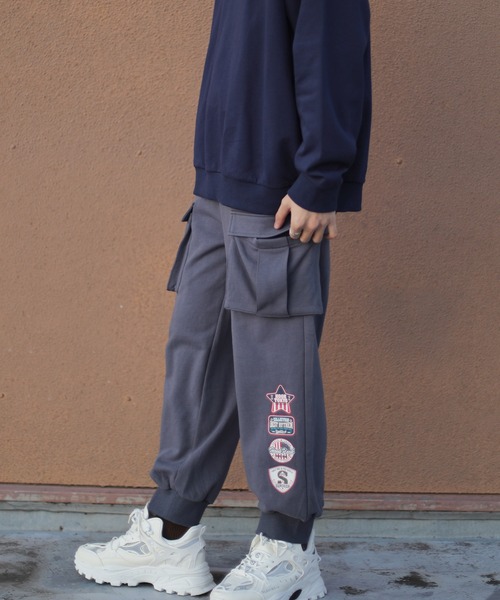HOOK(フック)の「HOOK -original- アメカジワッペンプリントビッグポケットカーゴパンツ(カーゴパンツ・メンズ・ブラック/ベージュ/ダークグレー・M/L/XL)」の11枚目の写真