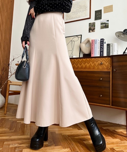 moment+（モーメントプラス）の「アソートセールマーメイドフレアスカート（スカート・レディース・パープル/レッド/オレンジ/グリーン/ライトグリーン/イエロー×グリーン/チャコールグレー/グレイッシュベージュ・S/M/L）」の2枚目の写真