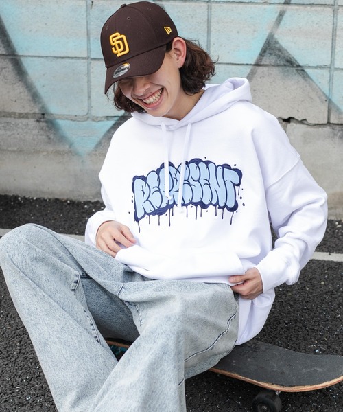 WEGO（ウィゴー）の「WEGO/ヘビーウエイト グラフィティプルパーカー（パーカー・メンズ・ホワイト/ブラック/ダークグリーン/杢グレー/ホワイト系その他/オートミール/その他1/その他3/その他2/その他4・MEDIUM/LARGE）」の8枚目の写真