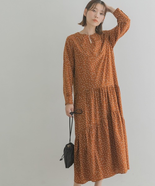 F by ROSSO(エフバイロッソ)の「F by ROSSO ドットランダムティアードワンピース(ワンピース・レディース・ブラック/キャメル・38/36)」の8枚目の写真