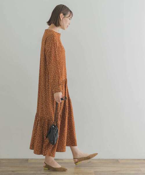 F by ROSSO(エフバイロッソ)の「F by ROSSO ドットランダムティアードワンピース(ワンピース・レディース・ブラック/キャメル・38/36)」の11枚目の写真