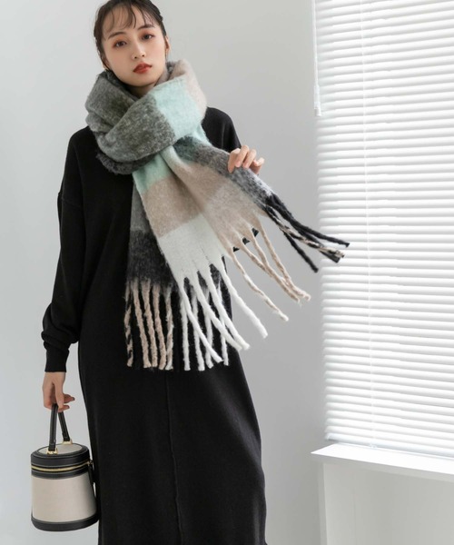 fifth（フィフス）の「チェック柄フリンジマフラー（マフラー・レディース・ブラック/ピンク/ブルー・FREE）」の14枚目の写真