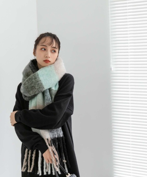 fifth（フィフス）の「チェック柄フリンジマフラー（マフラー・レディース・ブラック/ピンク/ブルー・FREE）」の12枚目の写真