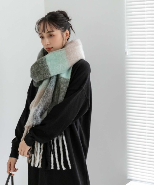 fifth（フィフス）の「チェック柄フリンジマフラー（マフラー・レディース・ブラック/ピンク/ブルー・FREE）」の13枚目の写真
