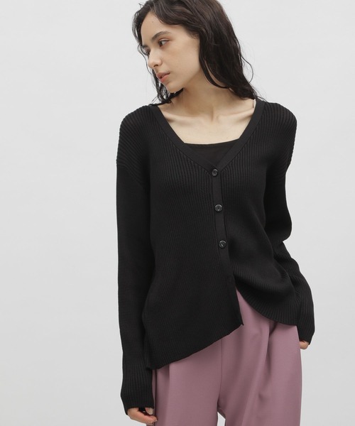 LAKOLE（ラコレ）の「Vネックニットカーディガン / 166810（カーディガン/ボレロ・レディース・ダークオリーブ/ブラック/グレー/ブラウン・SMALL/MEDIUM）」の2枚目の写真