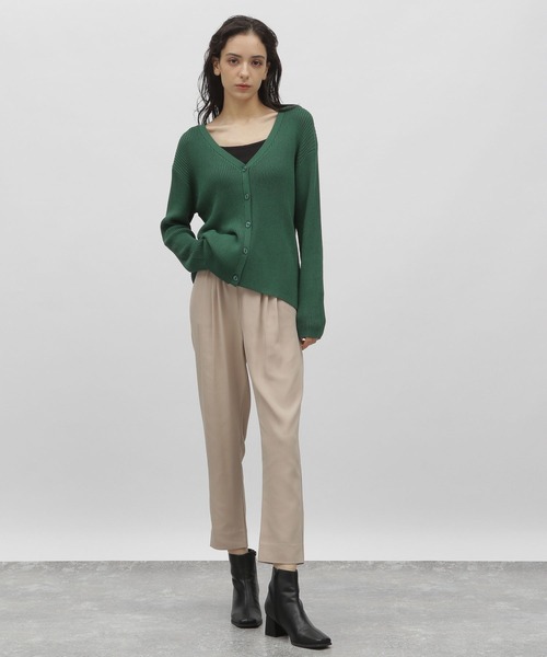 LAKOLE（ラコレ）の「Vネックニットカーディガン / 166810（カーディガン/ボレロ・レディース・ダークオリーブ/ブラック/グレー/ブラウン・SMALL/MEDIUM）」の11枚目の写真