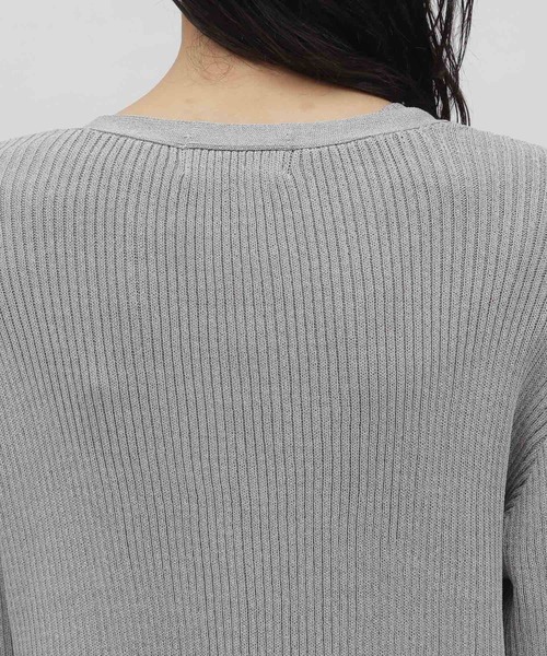 LAKOLE（ラコレ）の「Vネックニットカーディガン / 166810（カーディガン/ボレロ・レディース・ダークオリーブ/ブラック/グレー/ブラウン・SMALL/MEDIUM）」の17枚目の写真