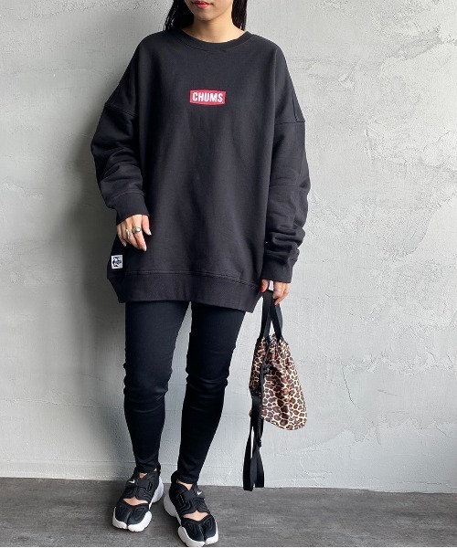 CHUMS（チャムス）の「[CHUMS/チャムス] MINI CHUMS LOGO オーバーサイズクルーネックスウェット（スウェット・レディース・ナチュラル/ブラック/グレー・XL/L/M）」の9枚目の写真