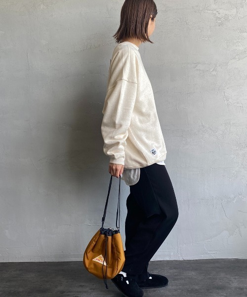 CHUMS（チャムス）の「[CHUMS/チャムス] MINI CHUMS LOGO オーバーサイズクルーネックスウェット（スウェット・レディース・ナチュラル/ブラック/グレー・XL/L/M）」の15枚目の写真