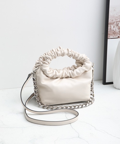 ROSELLINI（ロゼリーニ）の「【ROSELLINI/ロゼリーニ】ソフトラム調ギャザーハンドル　2WAY ミニショルダーバッグ　チェーンストラップ付（ショルダーバッグ・レディース・ベージュ/アイボリー/ブラック・FREE）」の2枚目の写真