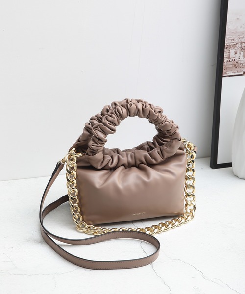 ROSELLINI（ロゼリーニ）の「【ROSELLINI/ロゼリーニ】ソフトラム調ギャザーハンドル　2WAY ミニショルダーバッグ　チェーンストラップ付（ショルダーバッグ・レディース・ベージュ/アイボリー/ブラック・FREE）」の4枚目の写真