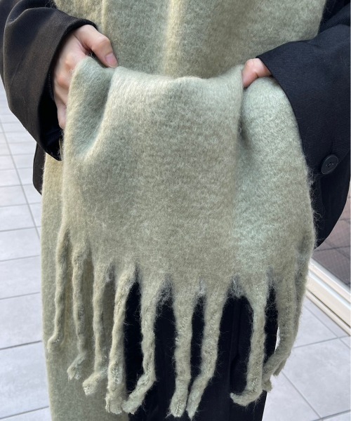 Chikashitsu +（チカシツプラス）の「【Chikashitsu + / チカシツプラス】volume color muffler / マフラー スヌード 秋服 冬服 ネックウォーマー マフラー 黒 マフラー 白 マフラー 茶色 マフラー ブラウン マフラー ネイビー マフラー 青 マフラー ピンク（マフラー・メンズ・ブルー/アイボリー/ミント/ピンク/ブラウン/ブラック・ONE SIZE）」の10枚目の写真