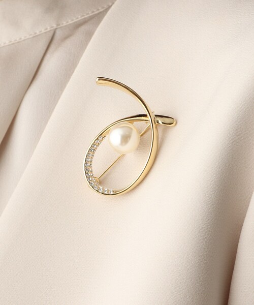 OPAQUE.CLIP（オペークドットクリップ）の「◆フェイクパール×ビジューラインブローチ（ブローチ/コサージュ・レディース・シルバー/ゴールド・00）」の9枚目の写真